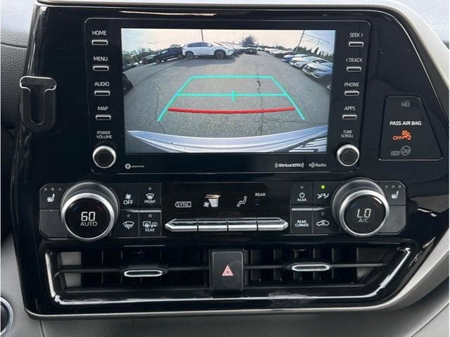 2021 Toyota Highlander XLE Sport Utility 4D