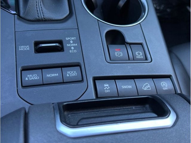 2021 Toyota Highlander XLE Sport Utility 4D