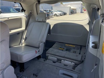 2014 Toyota Sienna XLE Minivan 4D