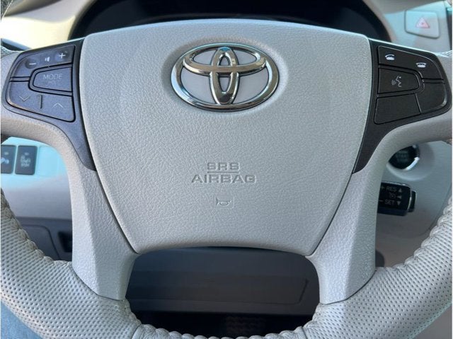 2014 Toyota Sienna XLE Minivan 4D