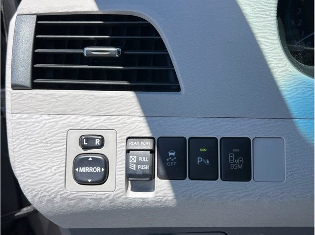 2014 Toyota Sienna XLE Minivan 4D