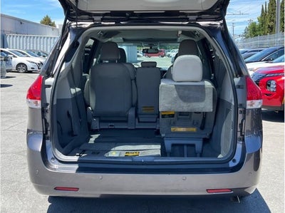 2014 Toyota Sienna XLE Minivan 4D