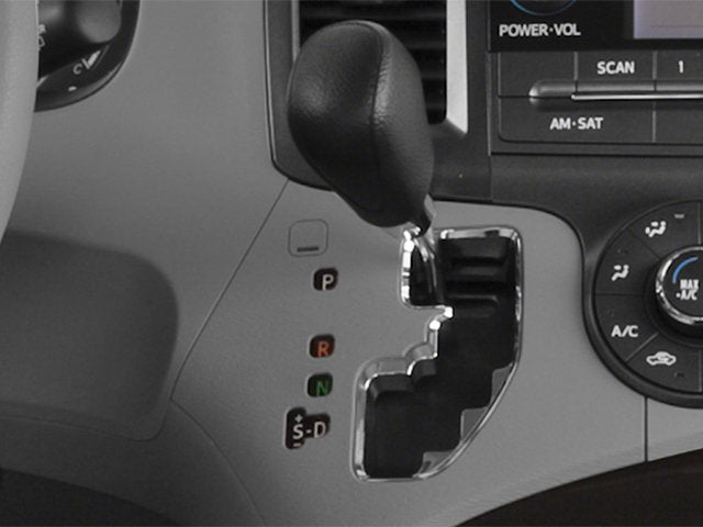 2014 Toyota Sienna XLE Minivan 4D
