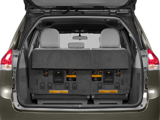 2014 Toyota Sienna XLE Minivan 4D