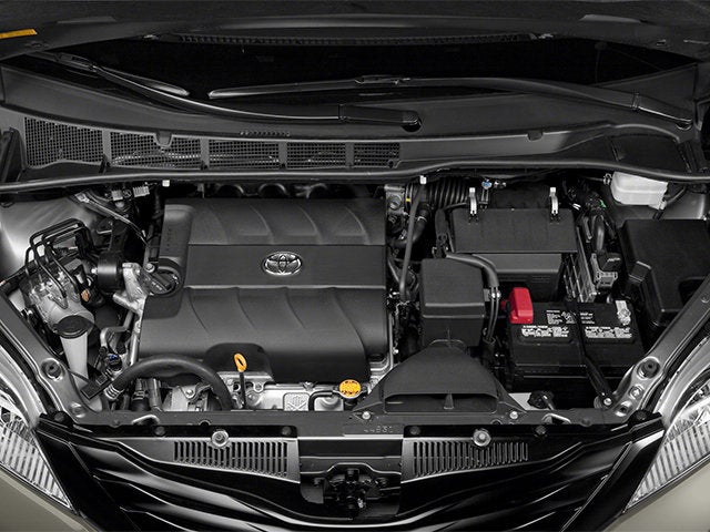 2014 Toyota Sienna XLE Minivan 4D