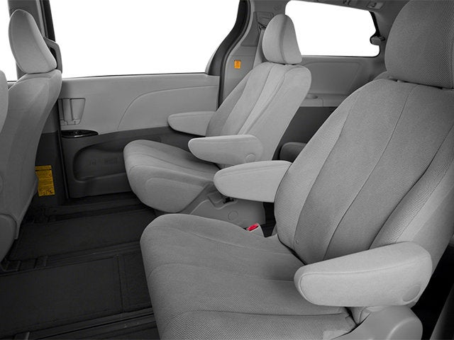 2014 Toyota Sienna XLE Minivan 4D