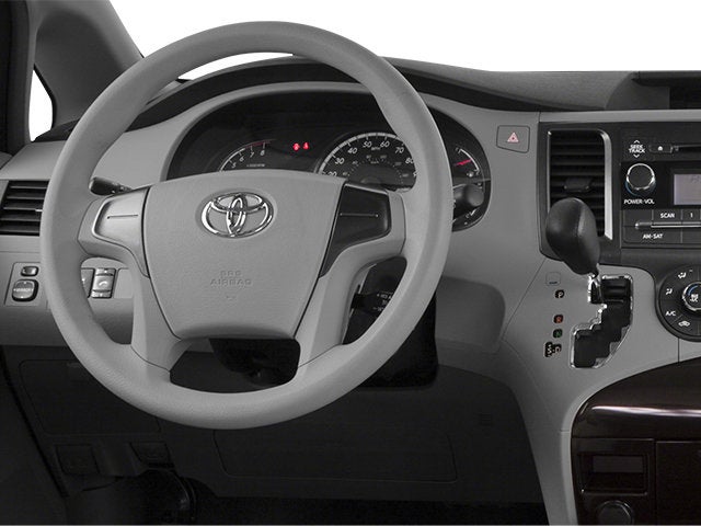 2014 Toyota Sienna XLE Minivan 4D