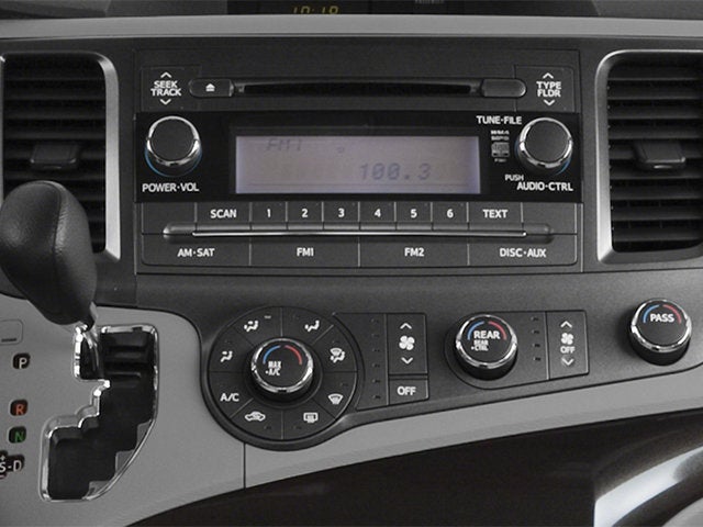 2014 Toyota Sienna XLE Minivan 4D