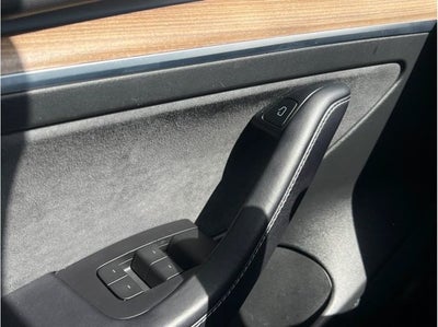 2022 Tesla Model 3 Long Range Sedan 4D