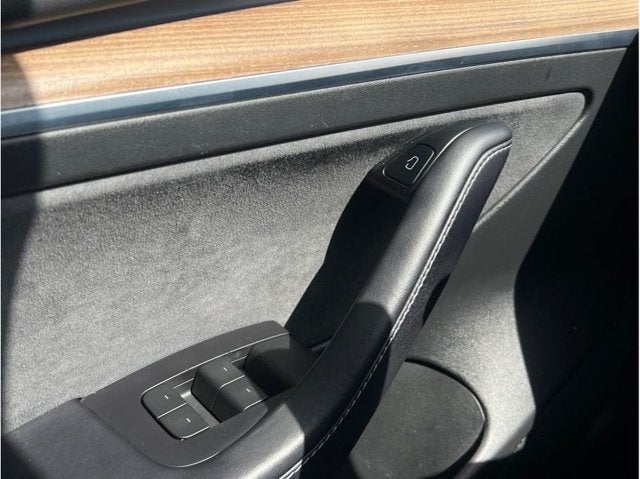 2022 Tesla Model 3 Long Range Sedan 4D
