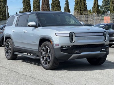2024 Rivian R1S Dual Large Sport Utility 4D