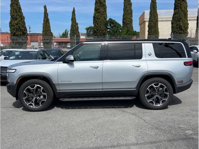 2024 Rivian R1S Dual Large Sport Utility 4D