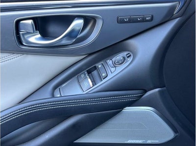 2022 INFINITI Q60 LUXE Coupe 2D