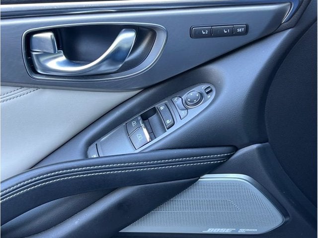 2022 INFINITI Q60 LUXE Coupe 2D