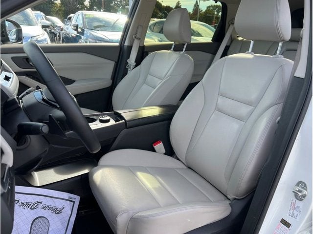 2025 Nissan Rogue SL Sport Utility 4D