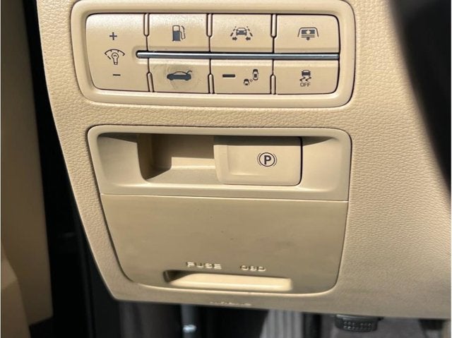 2016 Hyundai Genesis 3.8 Sedan 4D