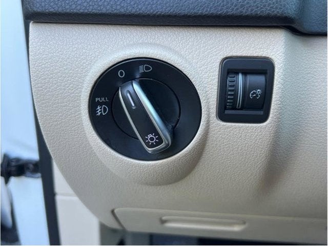 2015 Volkswagen Tiguan 2.0T SEL Sport Utility 4D