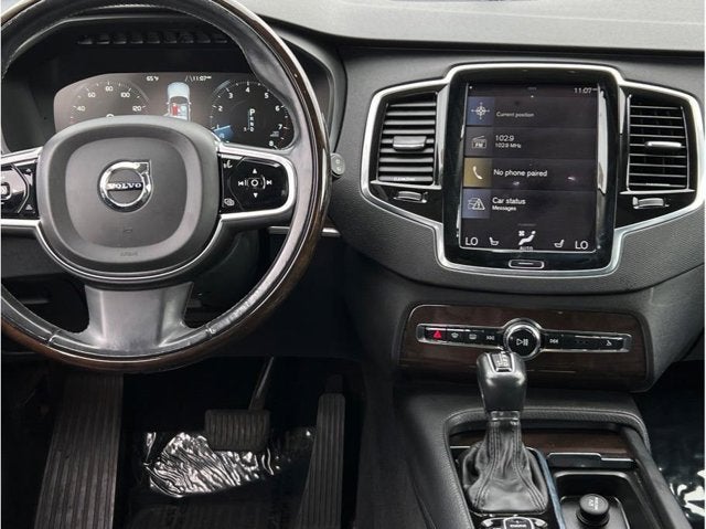 2016 Volvo XC90 T6 Momentum Sport Utility 4D