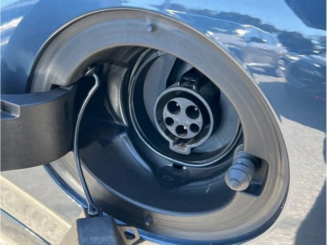 2019 Volvo XC90 T8 Momentum Sport Utility 4D