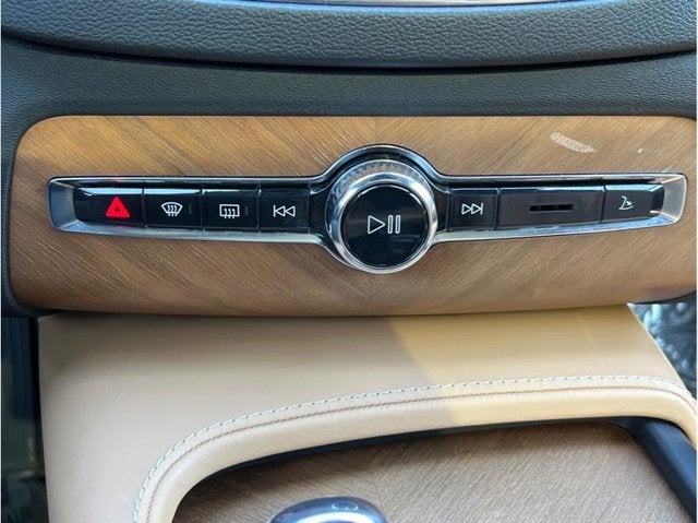 2018 Volvo XC90 T8 Inscription Sport Utility 4D