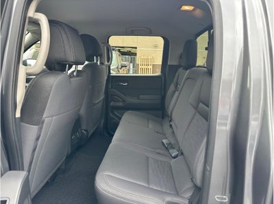 2023 Nissan Frontier Crew Cab SV (2023.25) Pickup 4D 5 ft
