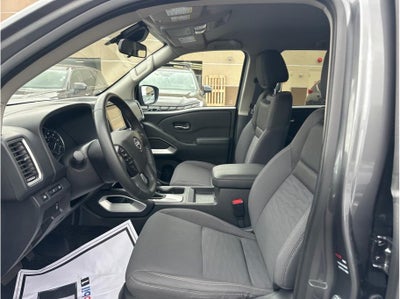 2023 Nissan Frontier Crew Cab SV (2023.25) Pickup 4D 5 ft