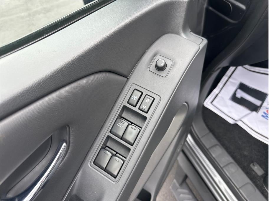 2023 Nissan Frontier Crew Cab SV (2023.25) Pickup 4D 5 ft