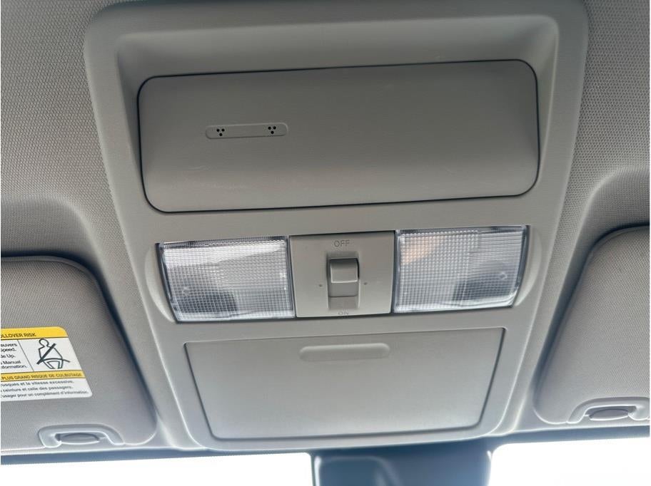 2023 Nissan Frontier Crew Cab SV (2023.25) Pickup 4D 5 ft