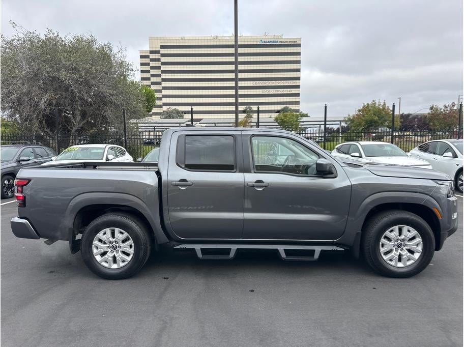2023 Nissan Frontier Crew Cab SV (2023.25) Pickup 4D 5 ft