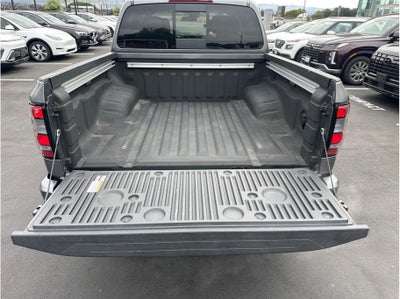 2023 Nissan Frontier Crew Cab SV (2023.25) Pickup 4D 5 ft