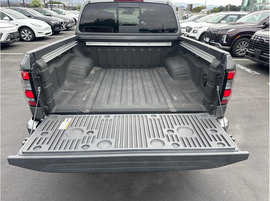 2023 Nissan Frontier Crew Cab SV (2023.25) Pickup 4D 5 ft