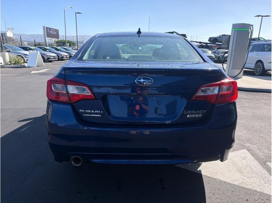2017 Subaru Legacy 2.5i Limited Sedan 4D