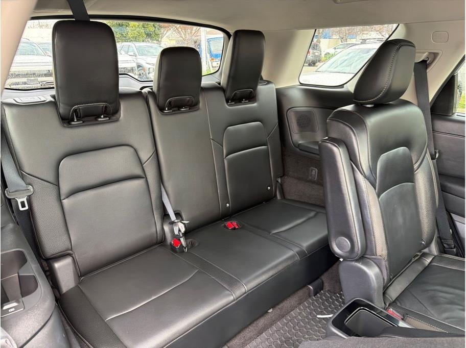 2024 Nissan Pathfinder SL Sport Utility 4D