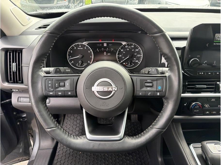 2024 Nissan Pathfinder SL Sport Utility 4D