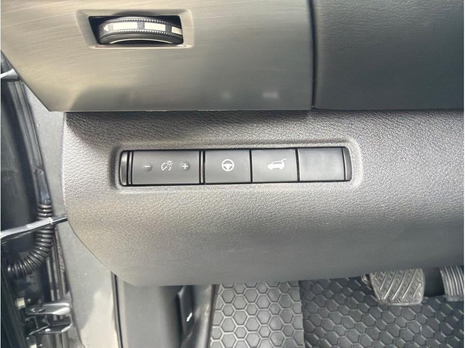 2024 Nissan Pathfinder SL Sport Utility 4D