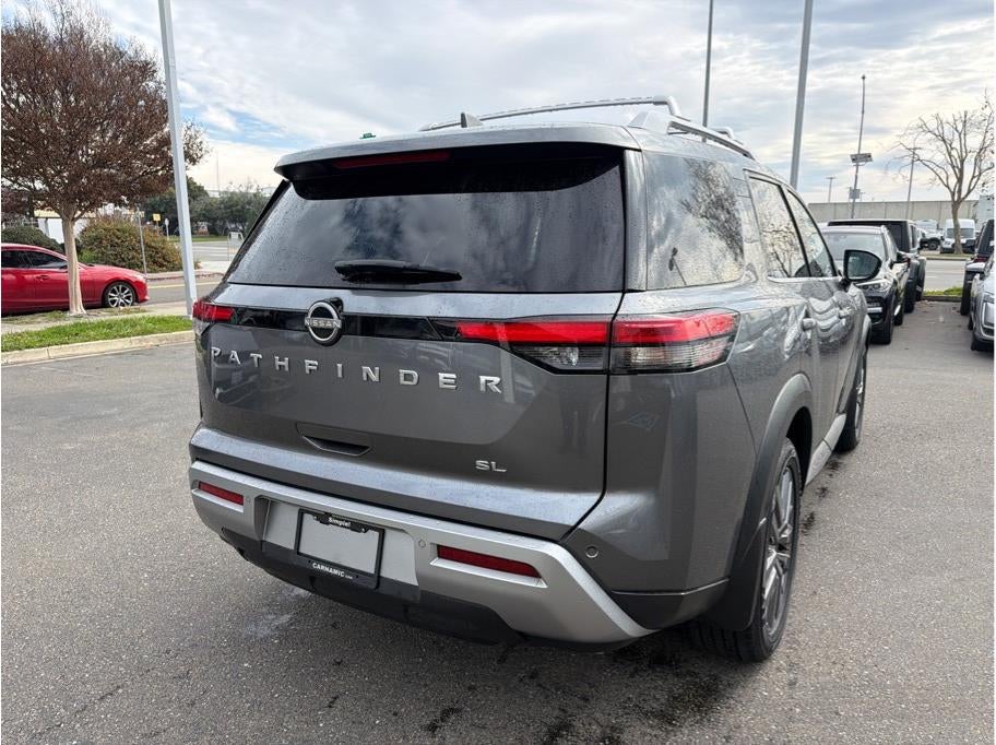 2024 Nissan Pathfinder SL Sport Utility 4D