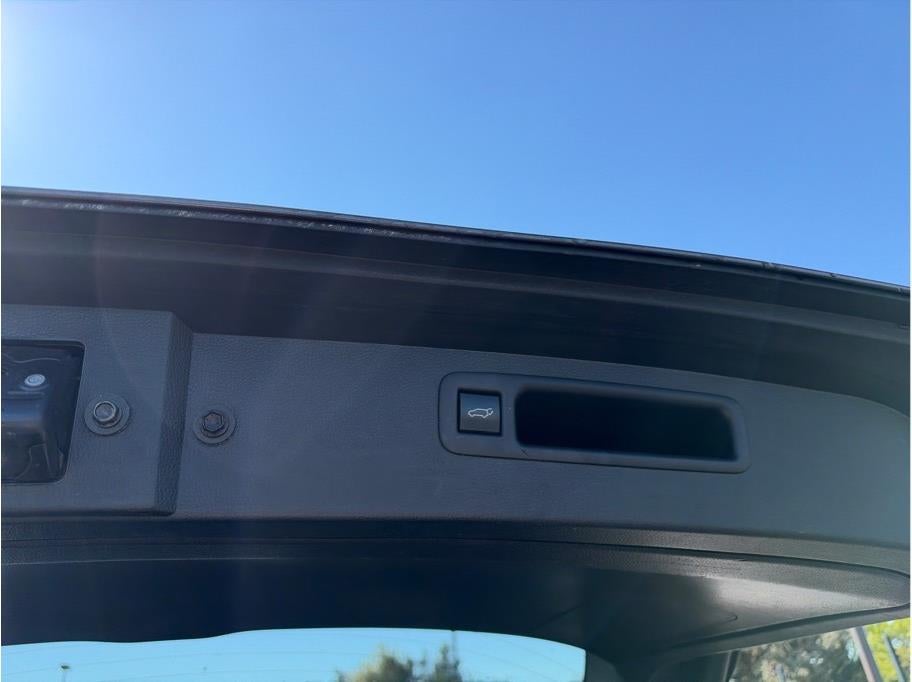 2022 Toyota Highlander XLE Sport Utility 4D