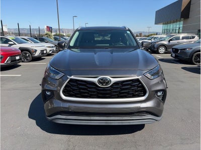 2022 Toyota Highlander XLE Sport Utility 4D