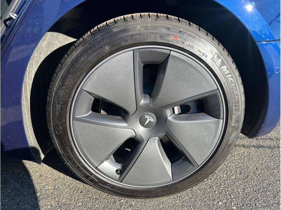 2022 Tesla Model 3 Long Range Sedan 4D