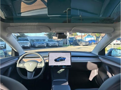 2022 Tesla Model 3 Long Range Sedan 4D