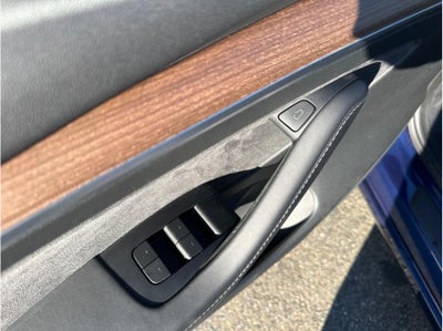 2022 Tesla Model 3 Long Range Sedan 4D