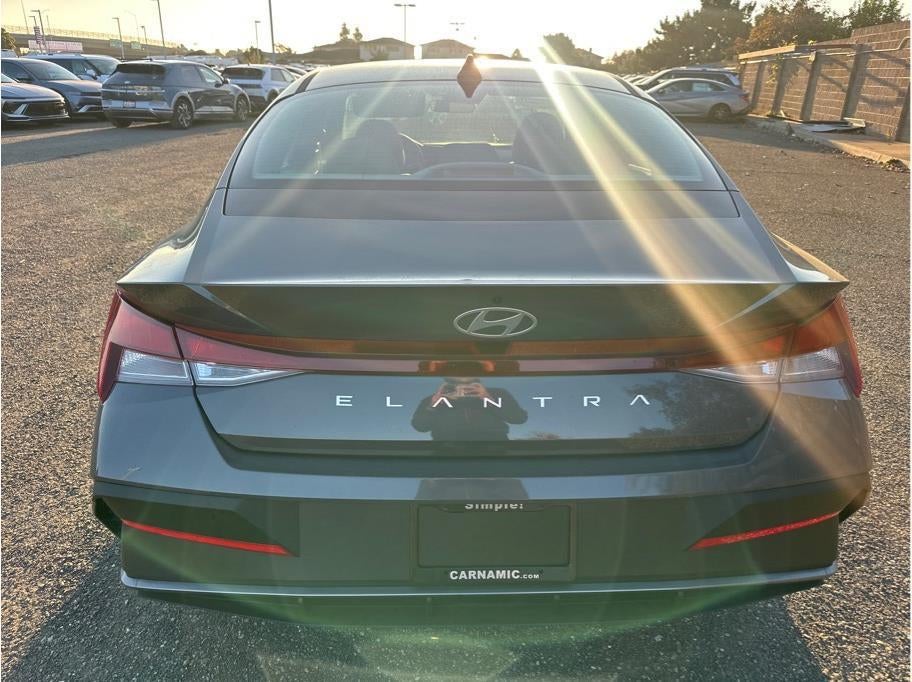 2026 Hyundai Elantra SE