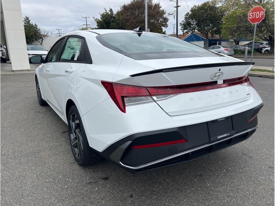 2025 Hyundai Elantra HEV SEL Sport