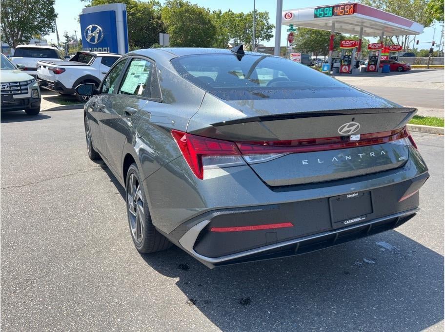 2025 Hyundai Elantra HEV SEL Sport