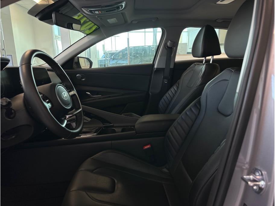 2025 Hyundai Elantra Hybrid Limited HEV Sedan 4D