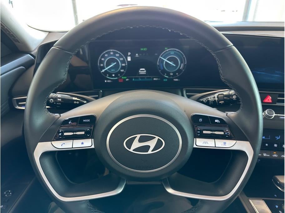 2025 Hyundai Elantra Hybrid Limited HEV Sedan 4D