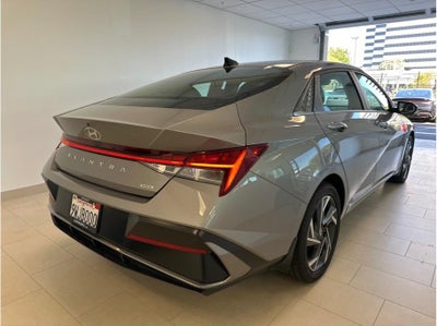 2025 Hyundai Elantra Hybrid Limited HEV Sedan 4D