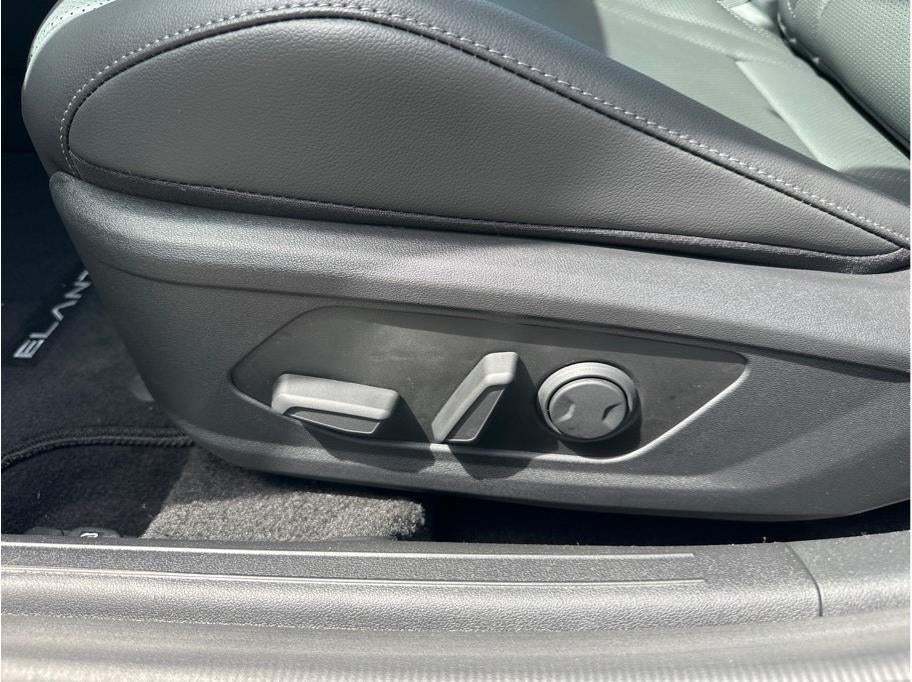 2025 Hyundai Elantra HEV Limited