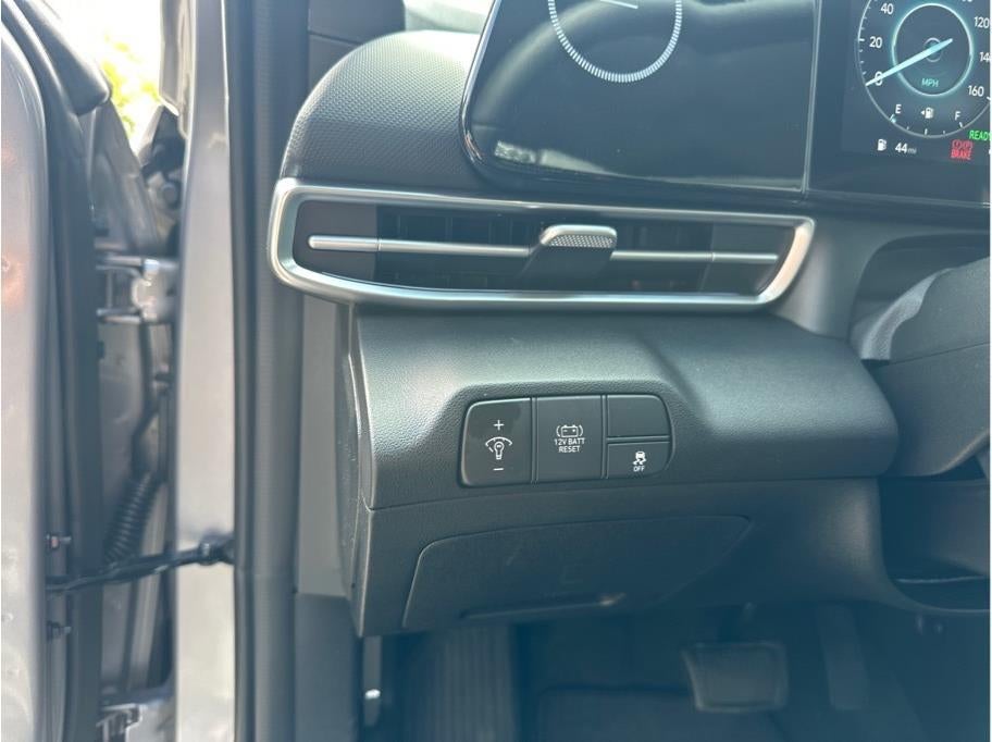 2025 Hyundai Elantra HEV Limited