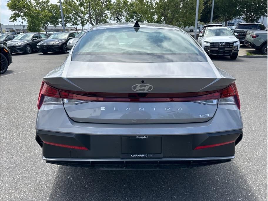 2025 Hyundai Elantra HEV Limited